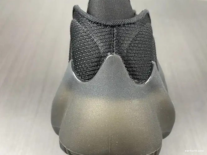 YEEZY ADIDAS H68032 400 0519